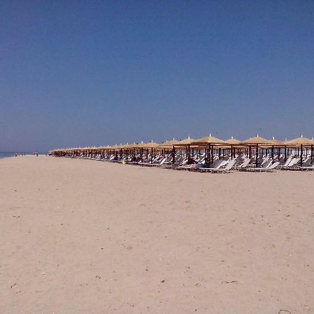 Apartment 60M From Sea! Nea Kallikrateia ภายนอก รูปภาพ